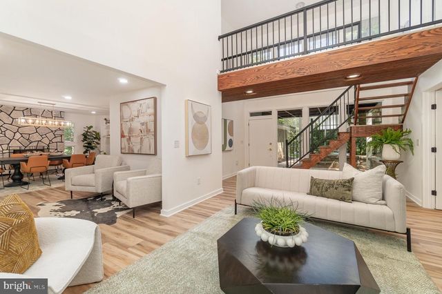 555 HILLTOP RD, Hummelstown, PA 17036