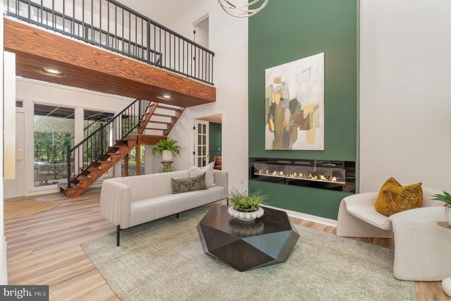 555 HILLTOP RD, Hummelstown, PA 17036