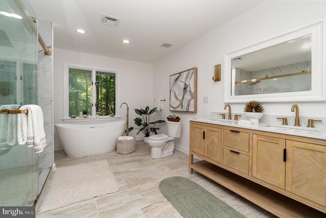 555 HILLTOP RD, Hummelstown, PA 17036