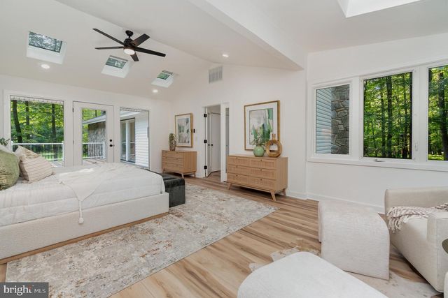 555 HILLTOP RD, Hummelstown, PA 17036