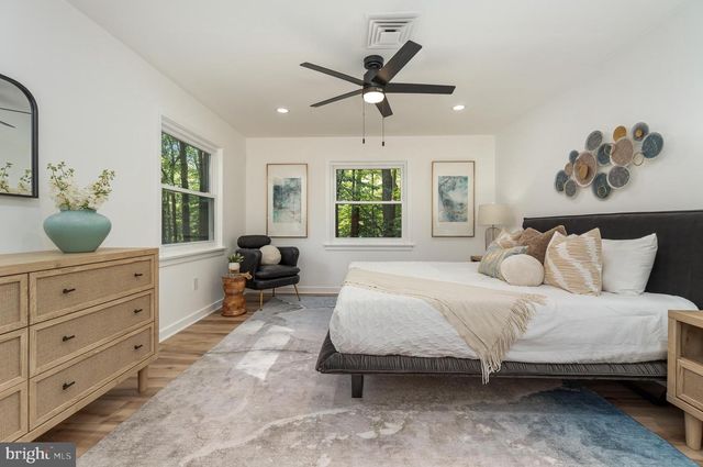 555 HILLTOP RD, Hummelstown, PA 17036