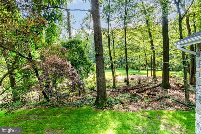 555 HILLTOP RD, Hummelstown, PA 17036