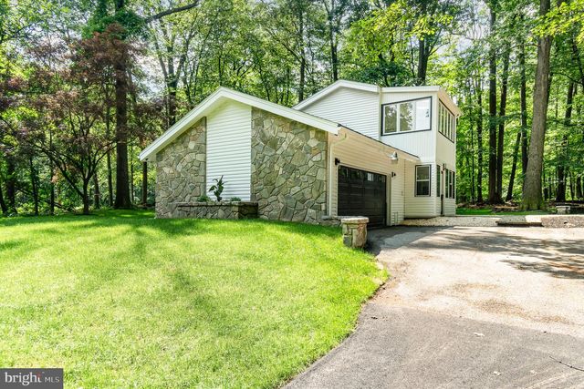 555 HILLTOP RD, Hummelstown, PA 17036