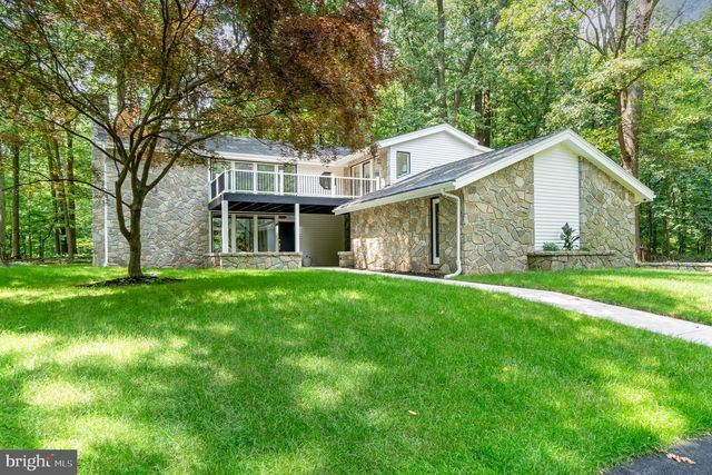 555 HILLTOP RD, Hummelstown, PA 17036