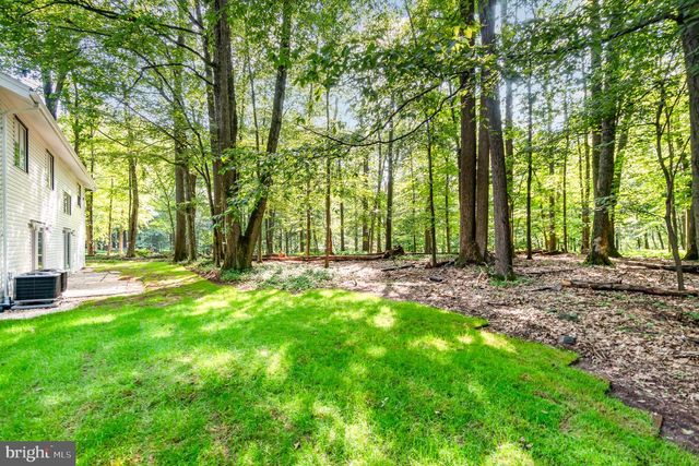 555 HILLTOP RD, Hummelstown, PA 17036