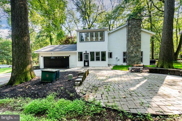 555 HILLTOP RD, Hummelstown, PA 17036