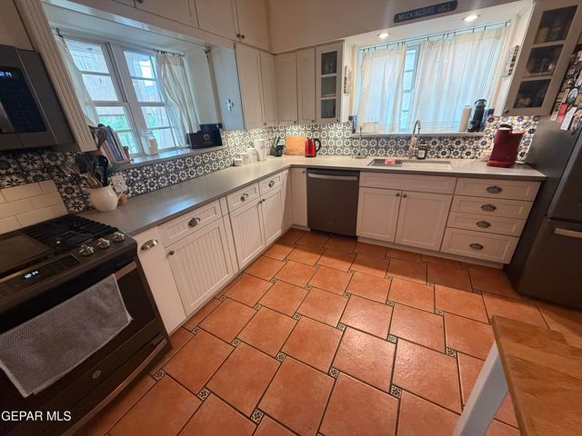 913 E NEVADA Avenue, El Paso, TX 79902