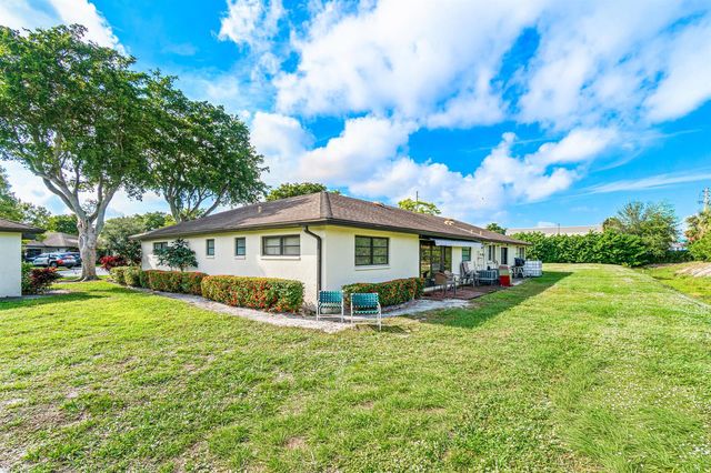 4863 Hawkwood Road B, Boynton Beach, FL 33436