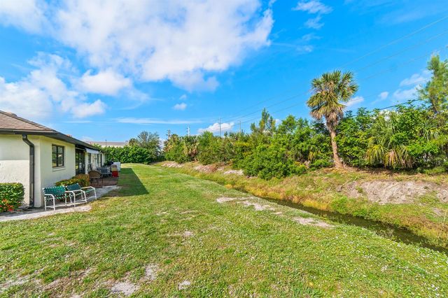 4863 Hawkwood Road B, Boynton Beach, FL 33436