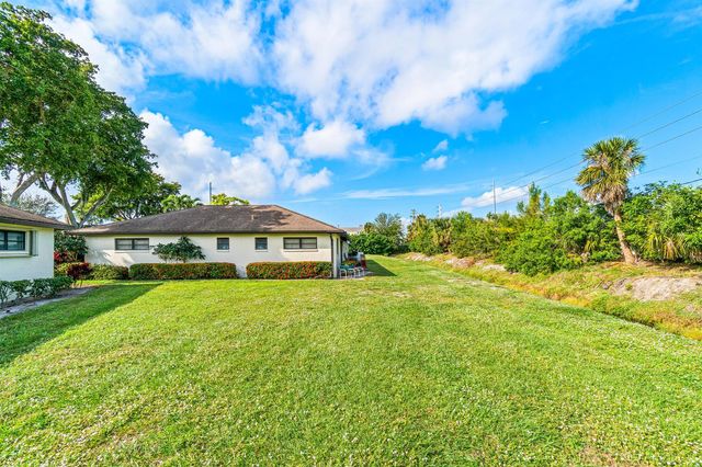 4863 Hawkwood Road B, Boynton Beach, FL 33436
