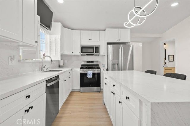 13533 Terra Bella, Pacoima (los Angeles), CA 91331