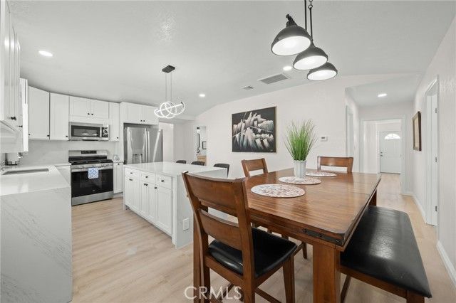 13533 Terra Bella, Pacoima (los Angeles), CA 91331