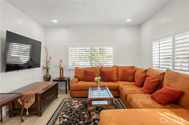 13533 Terra Bella, Pacoima (los Angeles), CA 91331