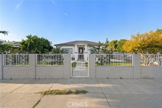13533 Terra Bella, Pacoima (los Angeles), CA 91331