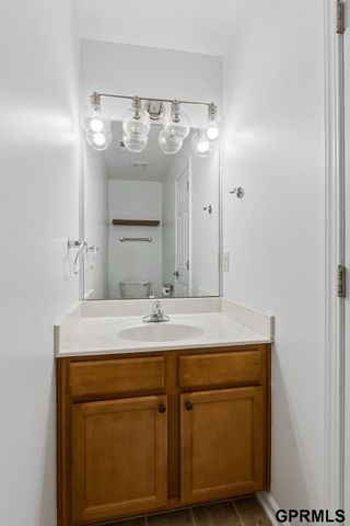 8538 sheffield Street, Omaha, NE 68122