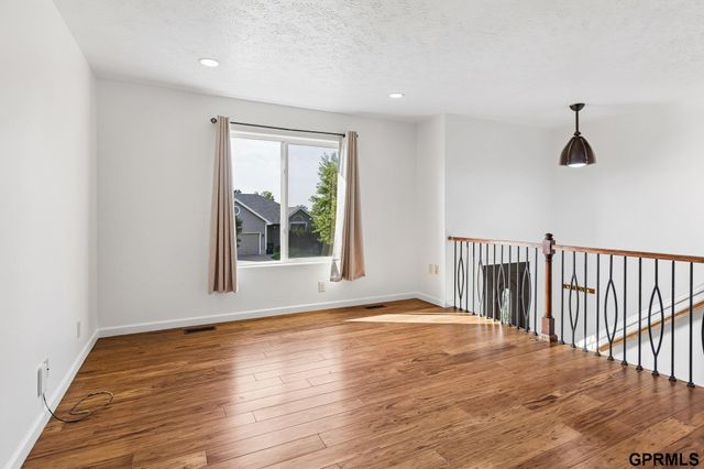 8538 sheffield Street, Omaha, NE 68122