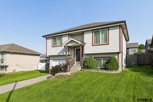 8538 sheffield Street, Omaha, NE 68122