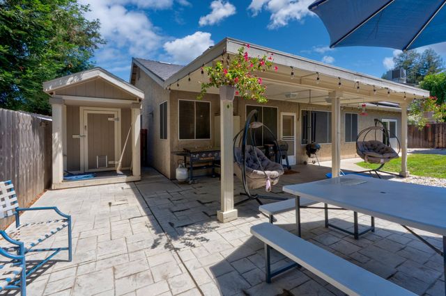 2512 Keats Avenue, Clovis, CA 93611