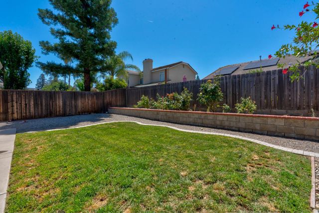 2512 Keats Avenue, Clovis, CA 93611