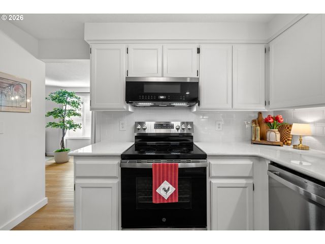 21160 Sw JAY St, Beaverton, OR 97003