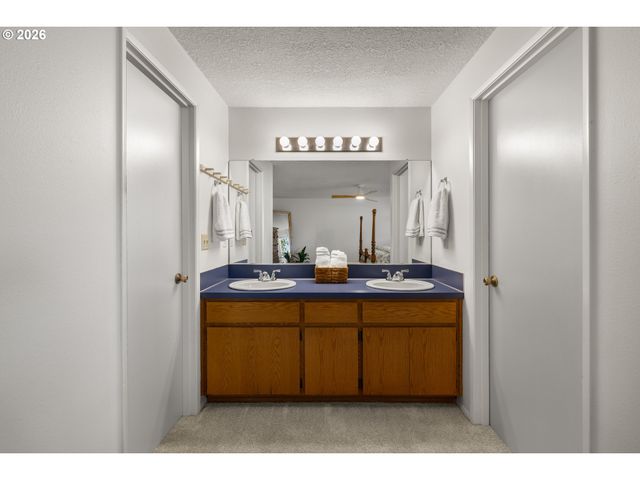 21160 Sw JAY St, Beaverton, OR 97003