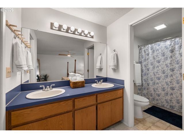 21160 Sw JAY St, Beaverton, OR 97003