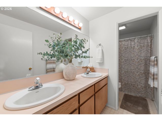 21160 Sw JAY St, Beaverton, OR 97003