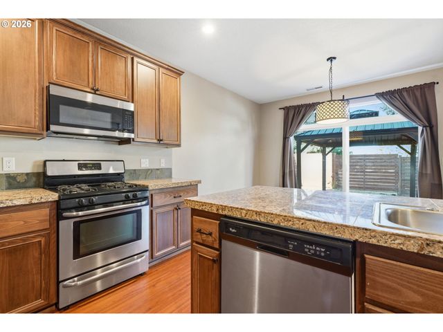 19125 DUBLIN Ave, Sandy, OR 97055