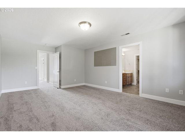 19125 DUBLIN Ave, Sandy, OR 97055