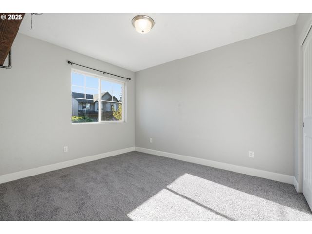 19125 DUBLIN Ave, Sandy, OR 97055