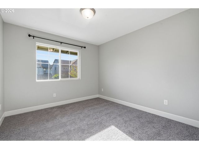 19125 DUBLIN Ave, Sandy, OR 97055