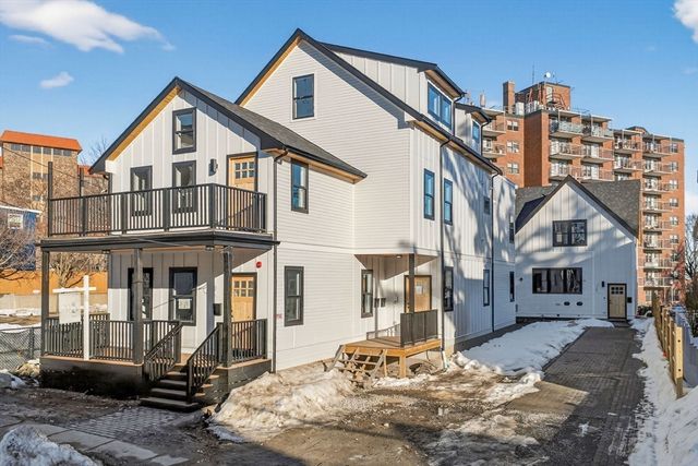14 Hamlet C, Somerville, MA 02143