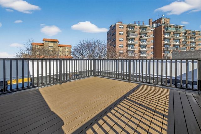 14 Hamlet C, Somerville, MA 02143