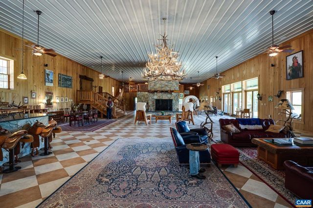 240 STONELEIGH RD, Palmyra, VA 22963