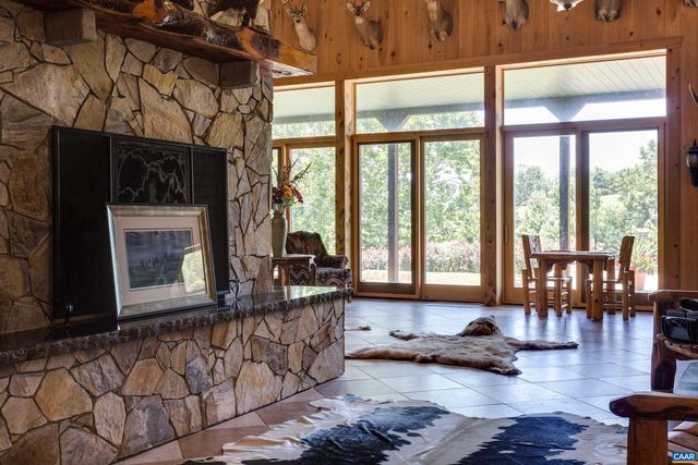 240 STONELEIGH RD, Palmyra, VA 22963