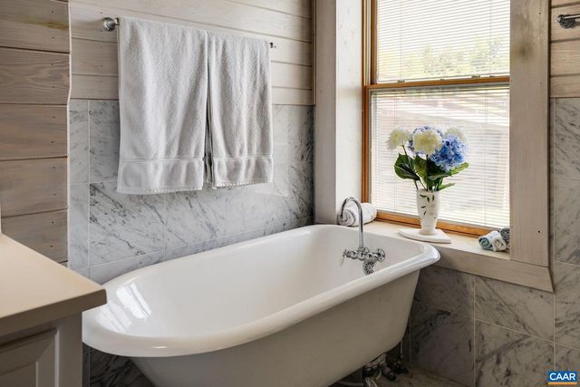 240 STONELEIGH RD, Palmyra, VA 22963