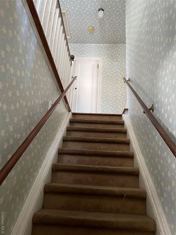 39 McCollom Place, Yonkers, NY 10704