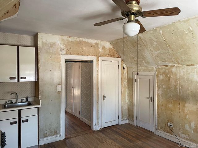 39 McCollom Place, Yonkers, NY 10704