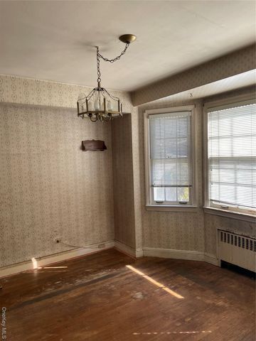 39 McCollom Place, Yonkers, NY 10704