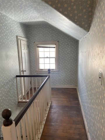 39 McCollom Place, Yonkers, NY 10704