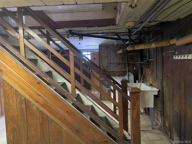 39 McCollom Place, Yonkers, NY 10704