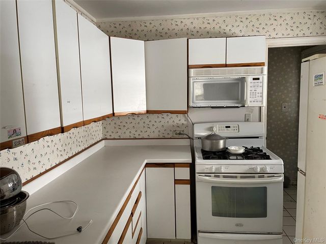 39 McCollom Place, Yonkers, NY 10704