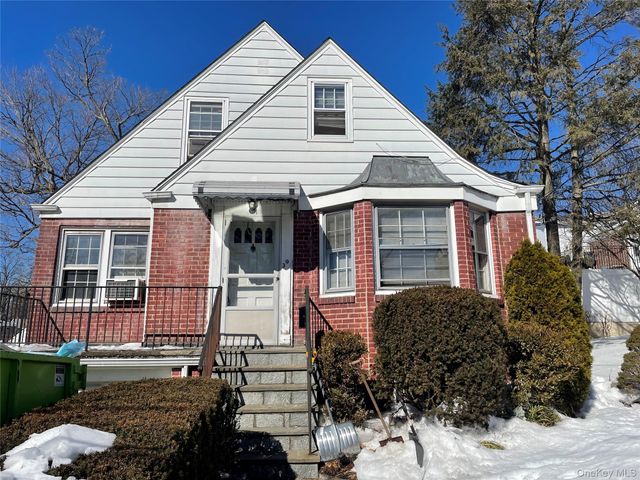39 McCollom Place, Yonkers, NY 10704