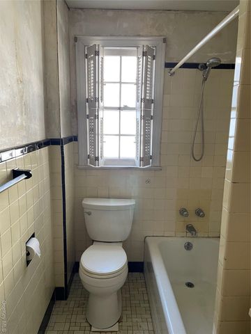 39 McCollom Place, Yonkers, NY 10704