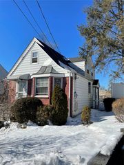 39 McCollom Place, Yonkers, NY 10704