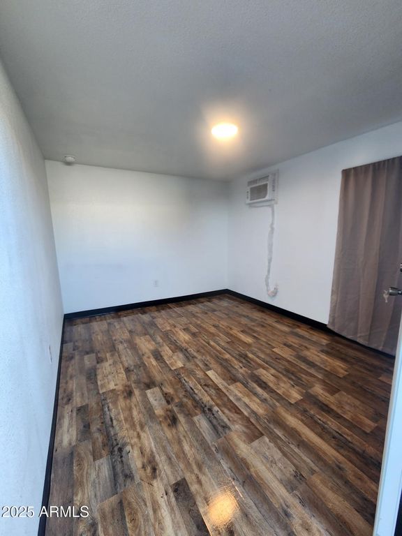 Image 2 of property listing at 10301 E Illini Street, Mesa, AZ 85208