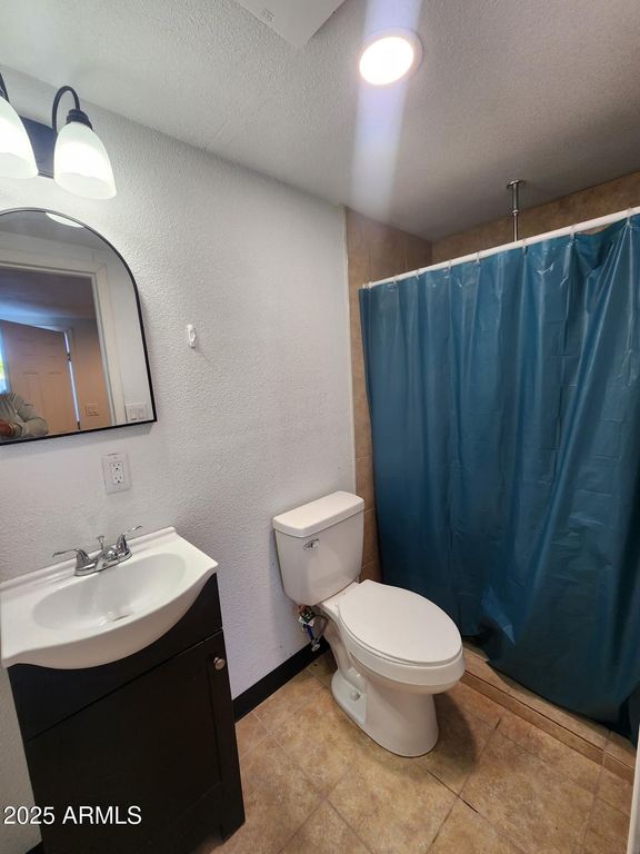 Image 4 of property listing at 10301 E Illini Street, Mesa, AZ 85208