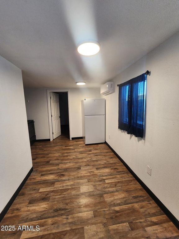 Image 7 of property listing at 10301 E Illini Street, Mesa, AZ 85208