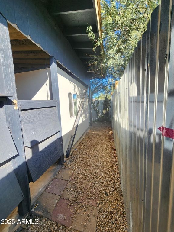 Image 9 of property listing at 10301 E Illini Street, Mesa, AZ 85208