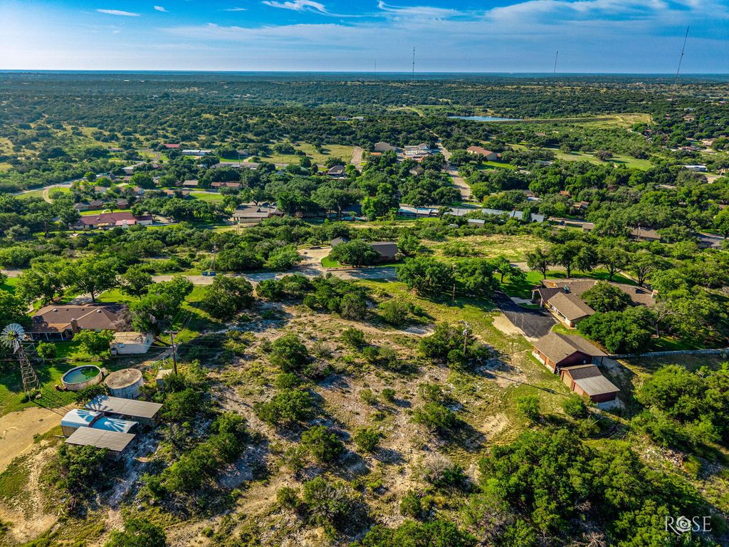 Image 11 of property listing at 207, 209, 211 Hilltop Street, Sonora, TX 76950